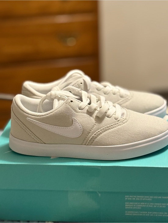 Nike Other - Nike SB Check Canvas skateboarding shoes , NWT, YOUTH 4.5